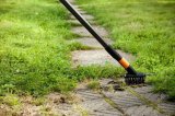 Kartáč na dlažbu Fiskars 135522 QuikFit™