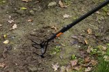 Kultivátor Fiskars 136512 malý QuikFit™ s motyčkou