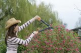 Nůžky Fiskars 112190 na silné větve PowerGear™ L70 převodové, háková hlava (S), dvoučepelové